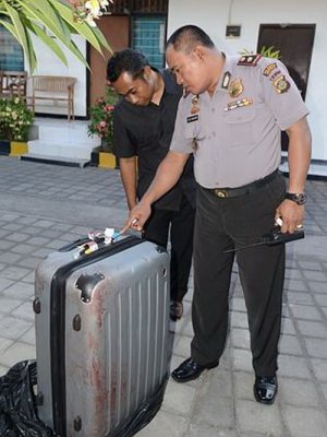 На Бали возле роскошного отеля в чемодане нашли тело женщины