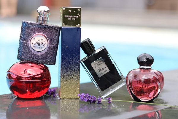 Какие духи сейчас самые популярные: топ самых популярных женских парфюмов