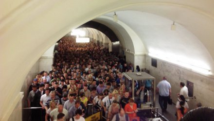 47 пассажиров Московского метрополитена пострадали в результате пожара на станции «Охотный ряд»