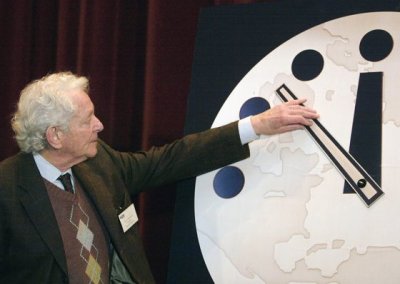 «Часы судного дня» показывают 5 минут до «ядерной полуночи»