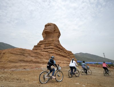 Китай пообещал снести точную копию египетского Сфинкса в провинции Хэбэй