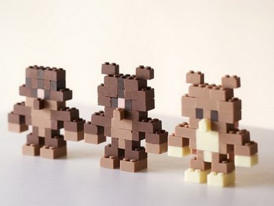 Японец создал формы для производства шоколадного LEGO