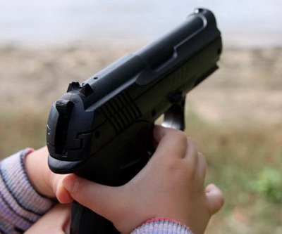 В Огайо 4-летний мальчик выстрелил из пистолета в голову своей 3-летней сестре