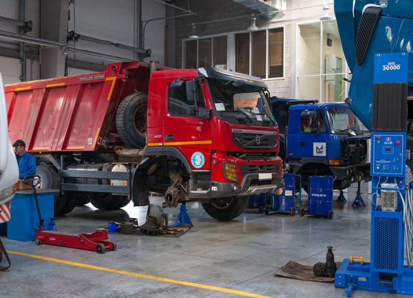Особенности ремонта грузовых авто
